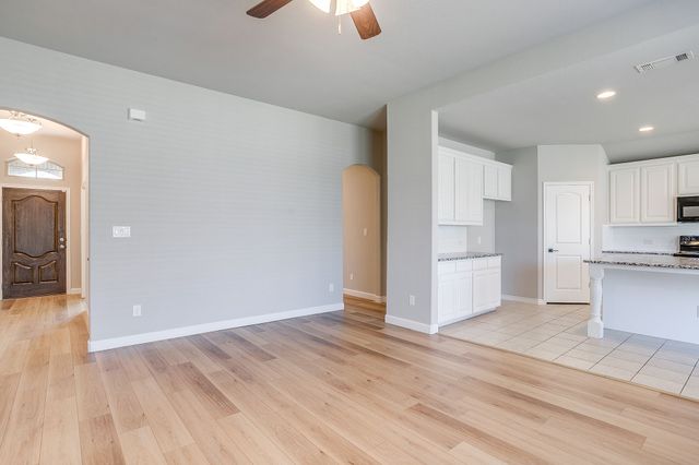 213 Marina Drive, Azle, TX 76020