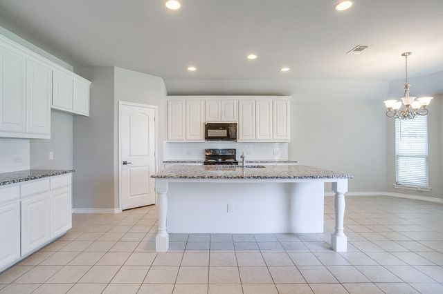 213 Marina Drive, Azle, TX 76020