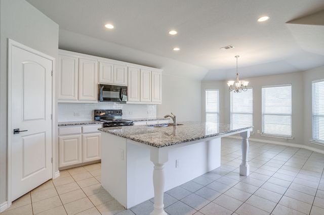 213 Marina Drive, Azle, TX 76020