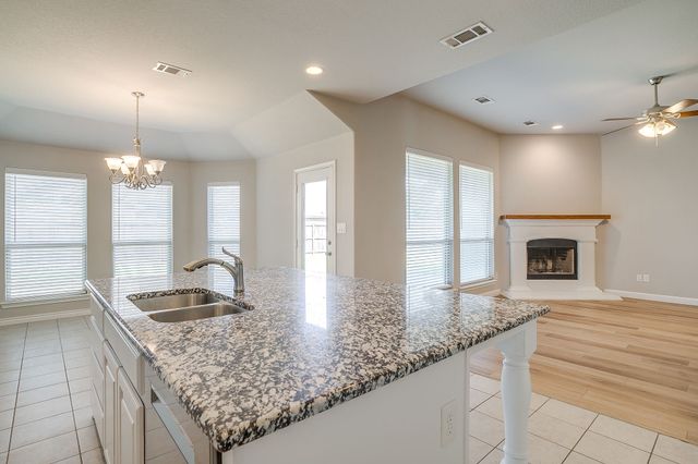 213 Marina Drive, Azle, TX 76020