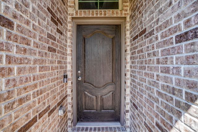 213 Marina Drive, Azle, TX 76020