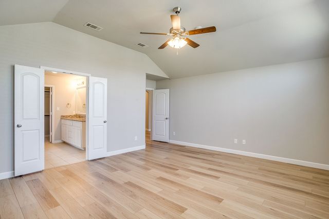 213 Marina Drive, Azle, TX 76020