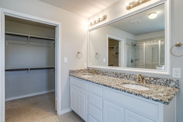 213 Marina Drive, Azle, TX 76020