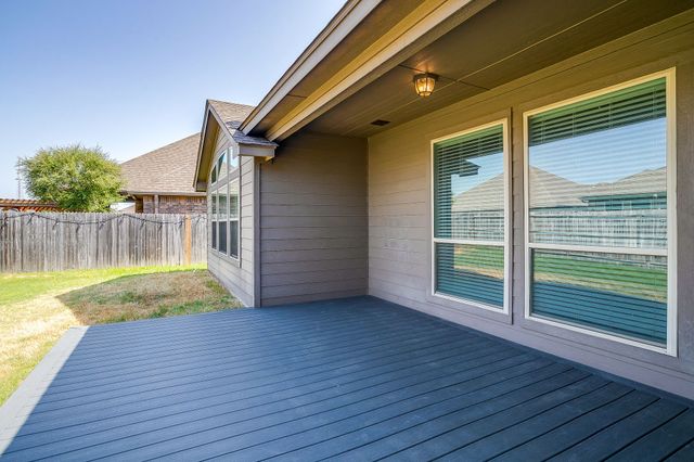 213 Marina Drive, Azle, TX 76020