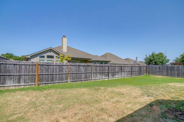 213 Marina Drive, Azle, TX 76020