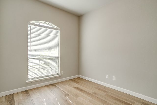 213 Marina Drive, Azle, TX 76020