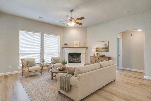 213 Marina Drive, Azle, TX 76020