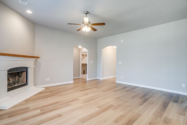 213 Marina Drive, Azle, TX 76020