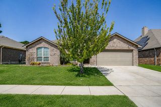 213 Marina Drive, Azle, TX 76020