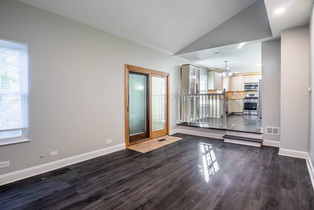 1575 Stockton Lane, Crystal Lake, IL 60014