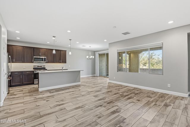 1387 E Basalt Drive, Green Valley, AZ 85614