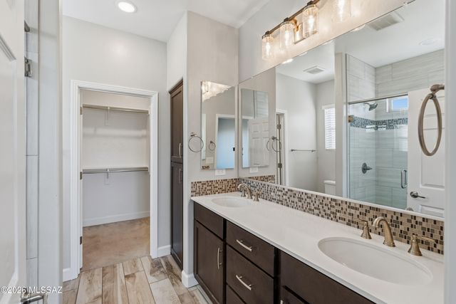 1387 E Basalt Drive, Green Valley, AZ 85614