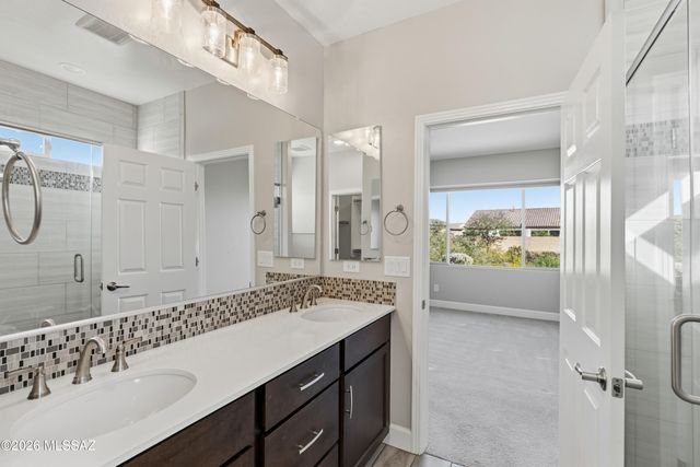 1387 E Basalt Drive, Green Valley, AZ 85614