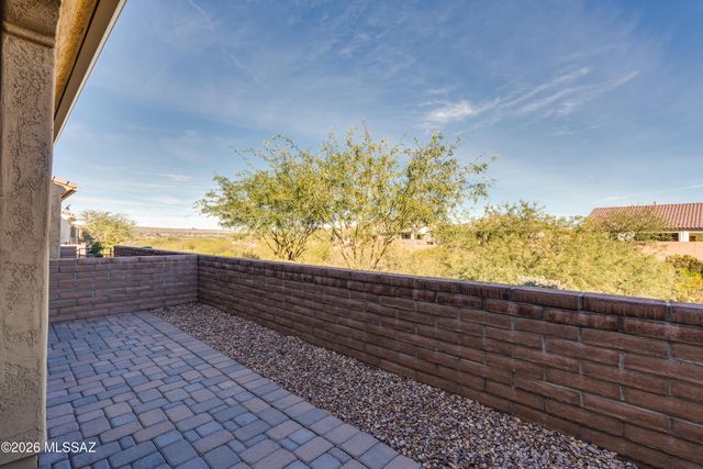 1387 E Basalt Drive, Green Valley, AZ 85614