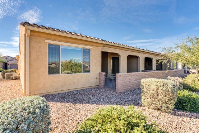 1387 E Basalt Drive, Green Valley, AZ 85614