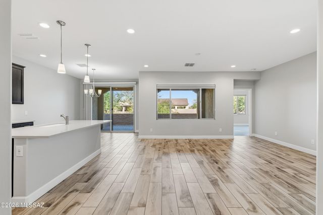 1387 E Basalt Drive, Green Valley, AZ 85614