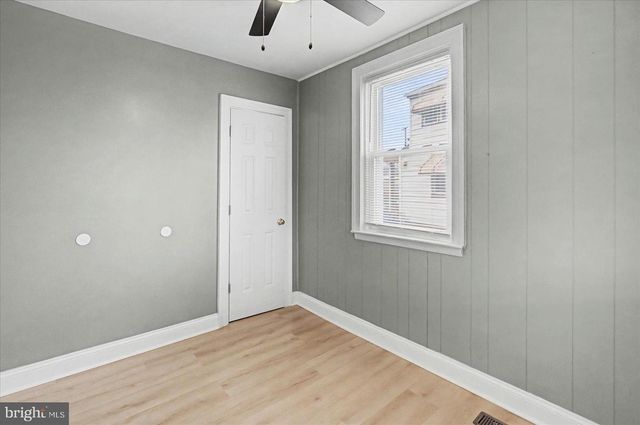 200 PINEWOOD RD, Dundalk, MD 21222