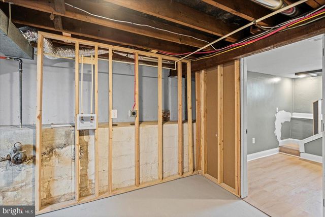 200 PINEWOOD RD, Dundalk, MD 21222