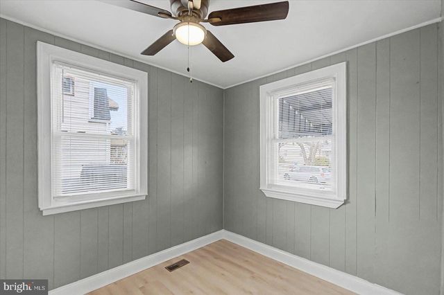 200 PINEWOOD RD, Dundalk, MD 21222