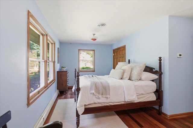 N7W29615 Thames COURT, Waukesha, WI 53188