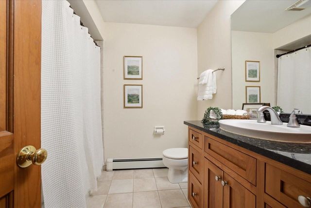 N7W29615 Thames COURT, Waukesha, WI 53188