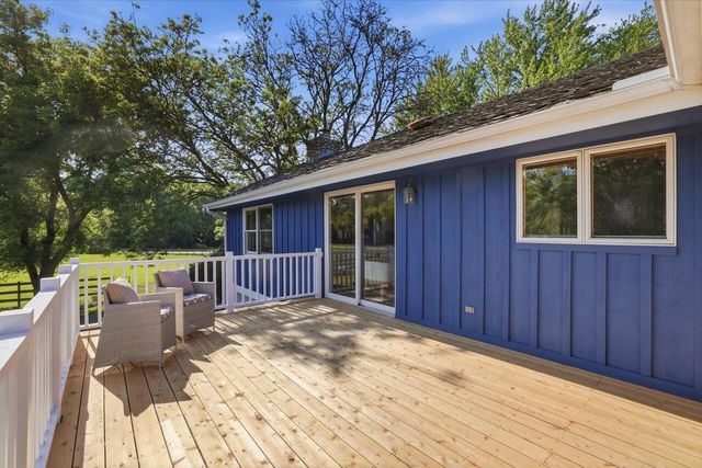 N7W29615 Thames COURT, Waukesha, WI 53188