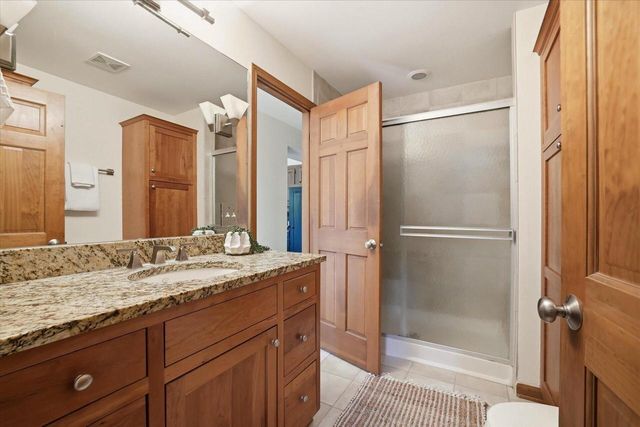 N7W29615 Thames COURT, Waukesha, WI 53188