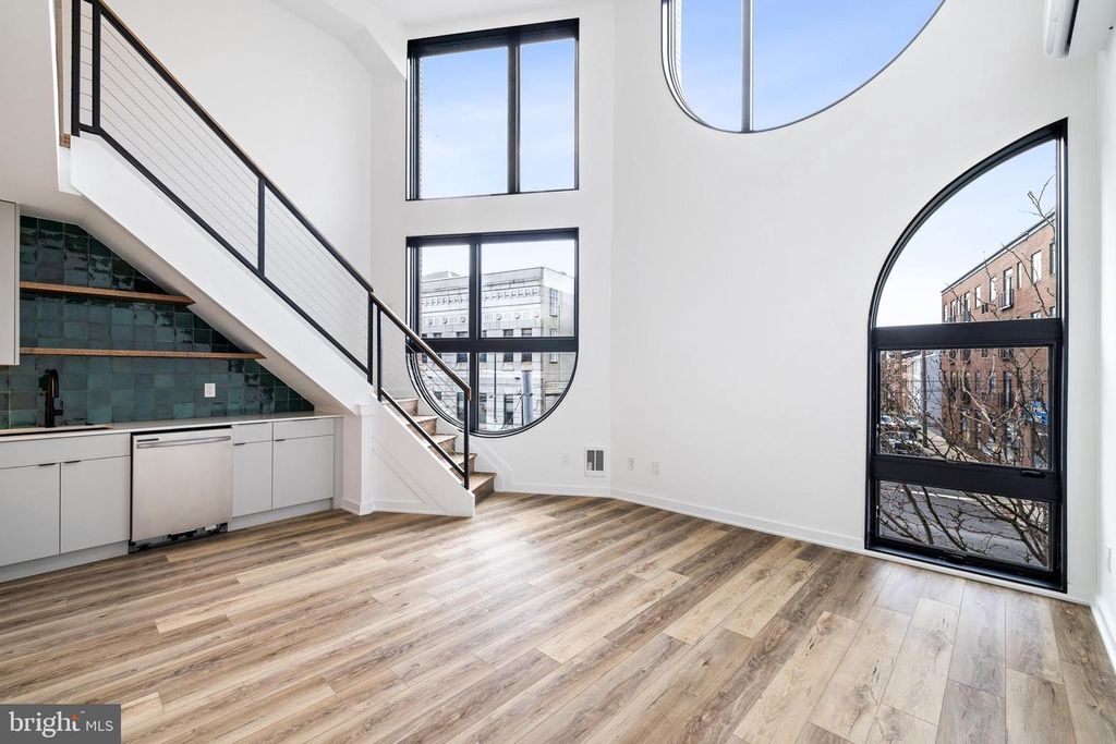 17 GIRARD AVE W #1, PHILADELPHIA, PA 19123 — photo 2