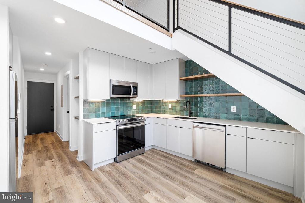 17 GIRARD AVE W #1, PHILADELPHIA, PA 19123 — photo 3