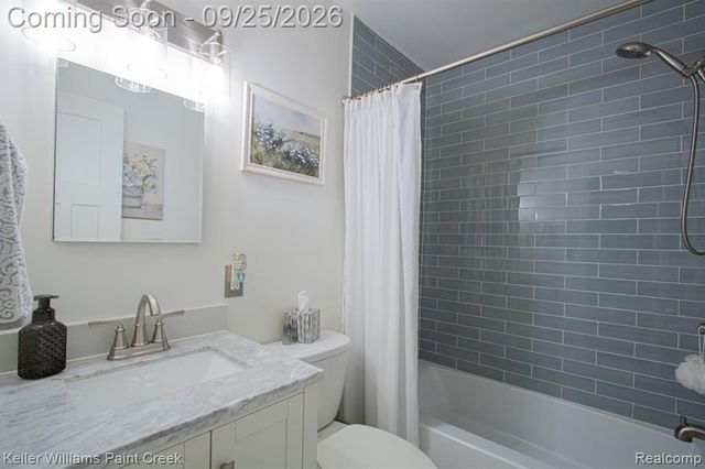 218 Riverside Drive, Mount Clemens, MI 48043