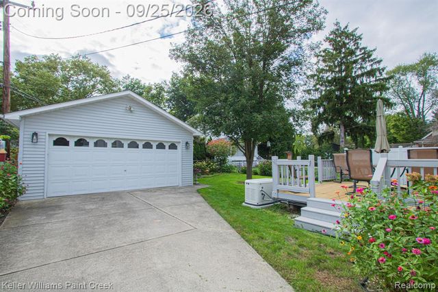 218 Riverside Drive, Mount Clemens, MI 48043