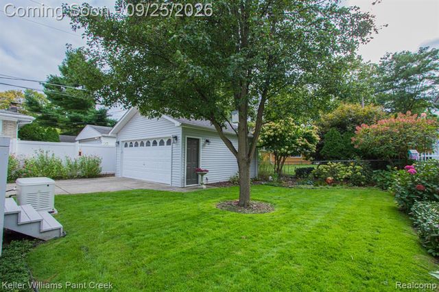 218 Riverside Drive, Mount Clemens, MI 48043