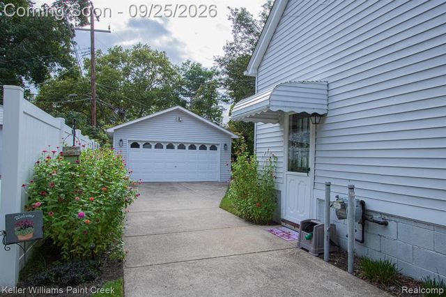 218 Riverside Drive, Mount Clemens, MI 48043
