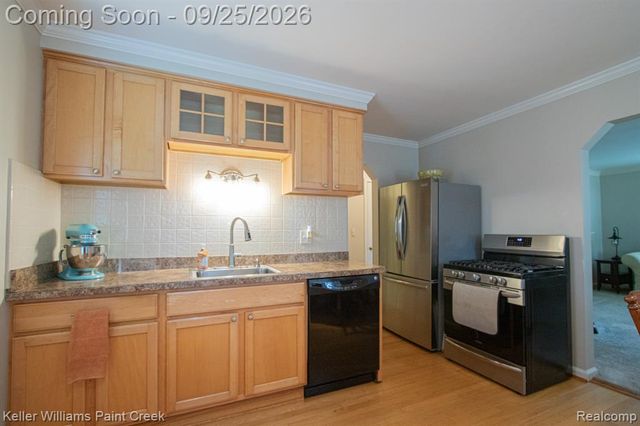 218 Riverside Drive, Mount Clemens, MI 48043