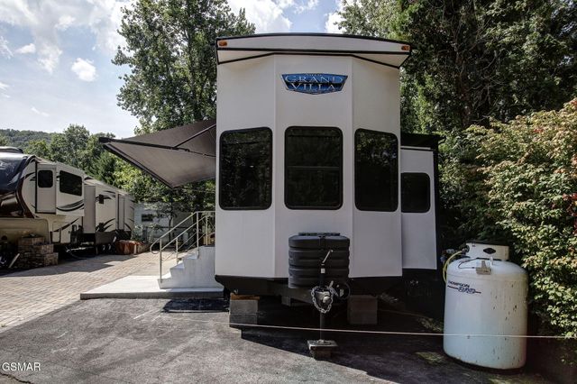 4229 E Parkway Lot 233, Gatlinburg, TN 37738