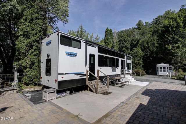 4229 E Parkway Lot 233, Gatlinburg, TN 37738