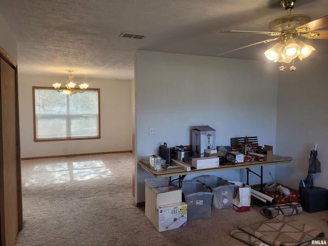 103 E Highline Road, Woodlawn, IL 62898