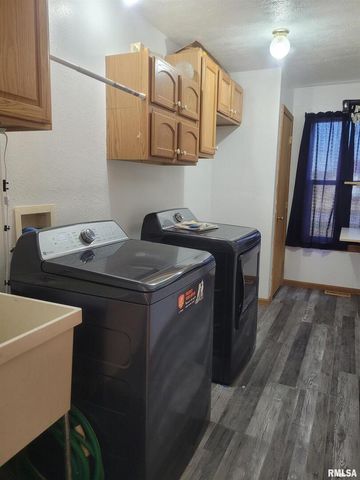 103 E Highline Road, Woodlawn, IL 62898