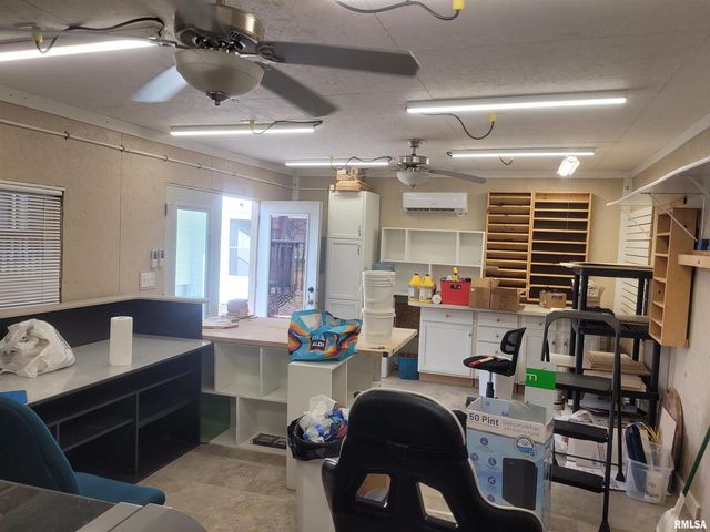 103 E Highline Road, Woodlawn, IL 62898