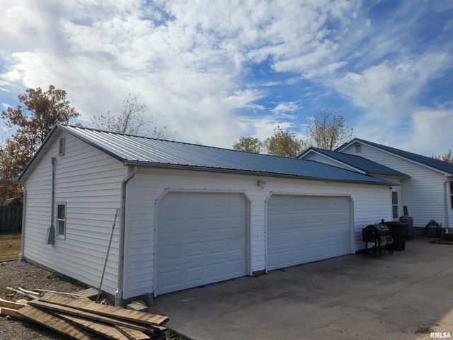 103 E Highline Road, Woodlawn, IL 62898