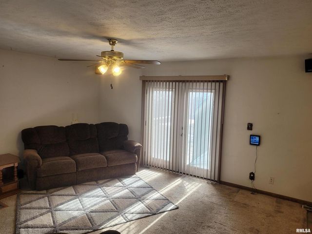 103 E Highline Road, Woodlawn, IL 62898