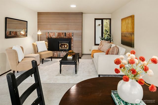 9027 SE 50th Street, Mercer Island, WA 98040