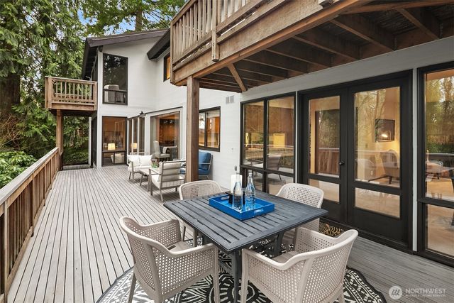 9027 SE 50th Street, Mercer Island, WA 98040