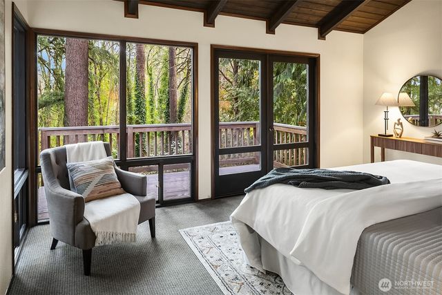 9027 SE 50th Street, Mercer Island, WA 98040