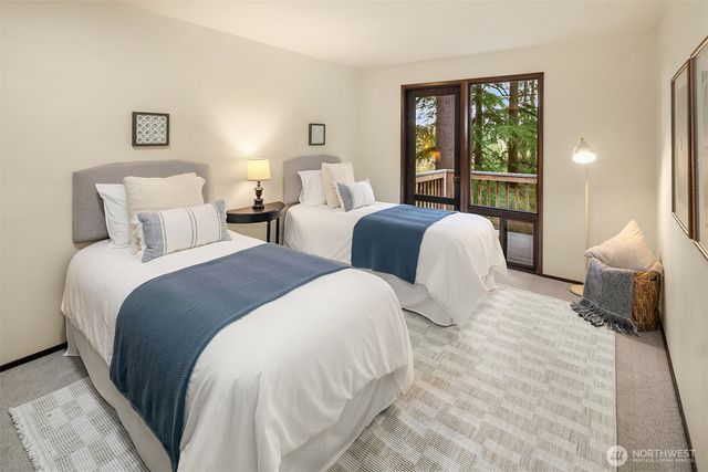 9027 SE 50th Street, Mercer Island, WA 98040