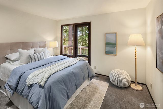 9027 SE 50th Street, Mercer Island, WA 98040