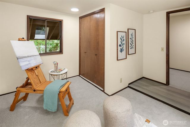 9027 SE 50th Street, Mercer Island, WA 98040