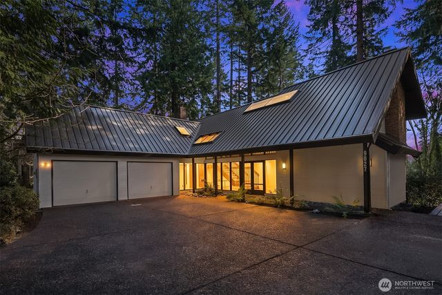 9027 SE 50th Street, Mercer Island, WA 98040