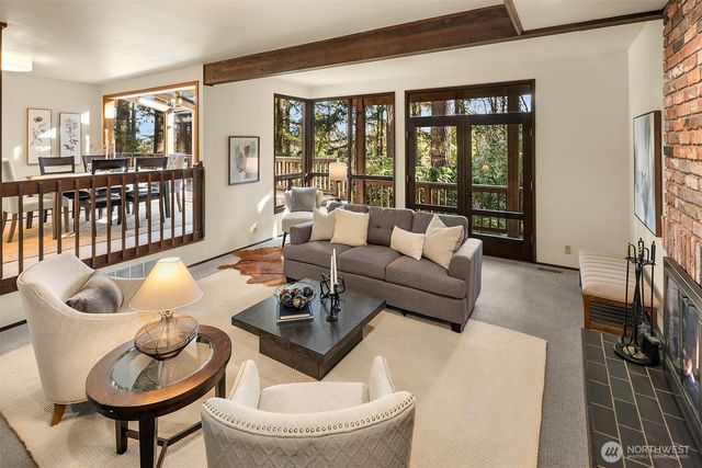 9027 SE 50th Street, Mercer Island, WA 98040