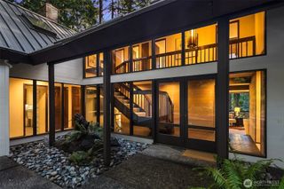 9027 SE 50th Street, Mercer Island, WA 98040